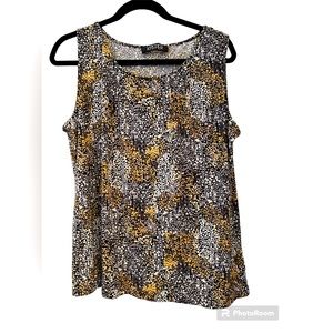 Kasper Women’s XL sleeveless blouse. Black, gray, yellow, white print